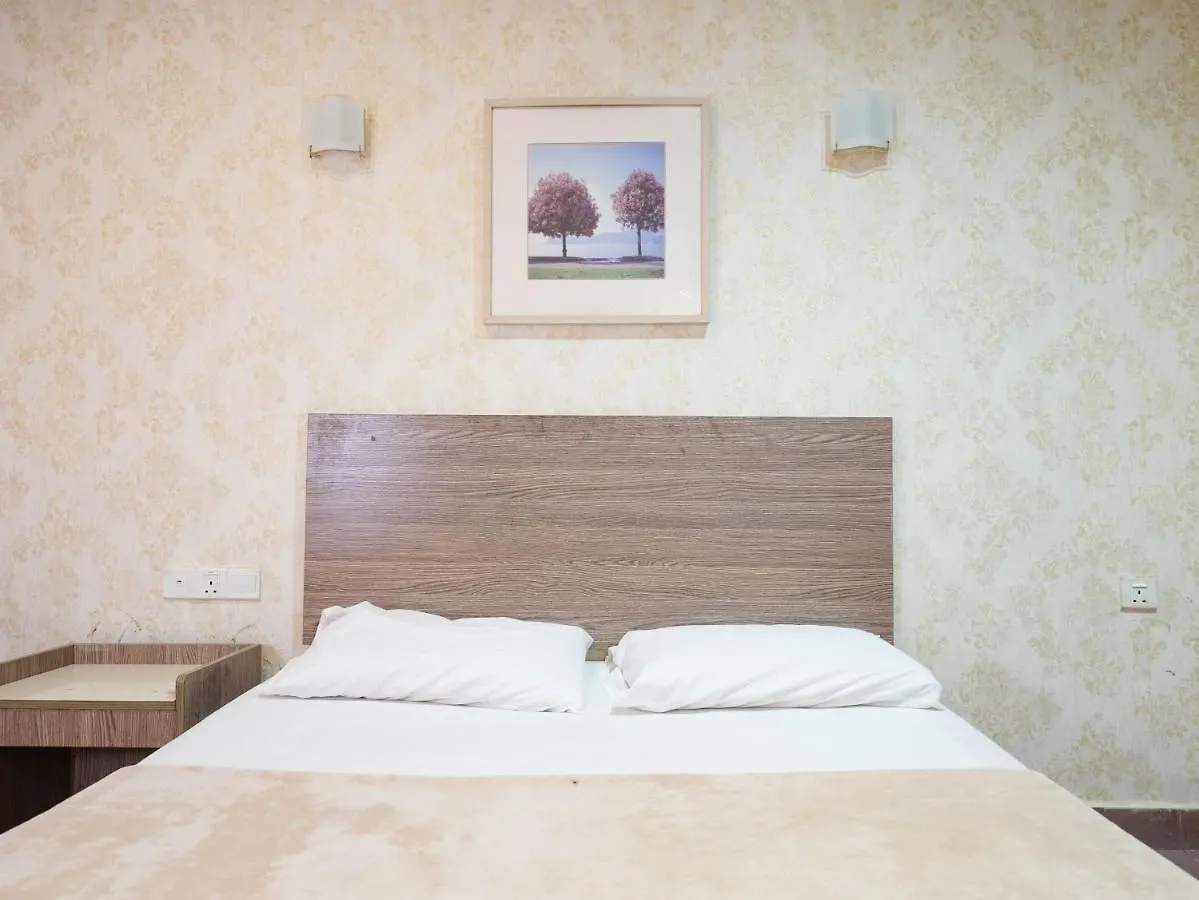 Mountbatten Hotel Singapore 3*,  Singapore